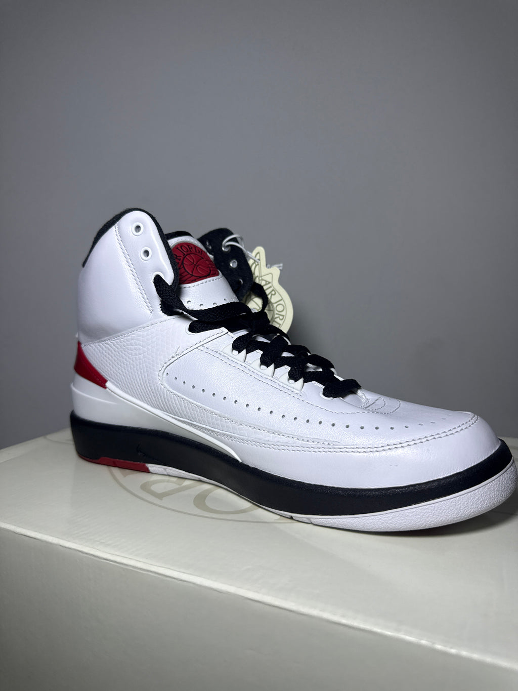 Air Jordan 2 Retro OG Chicago (2022)