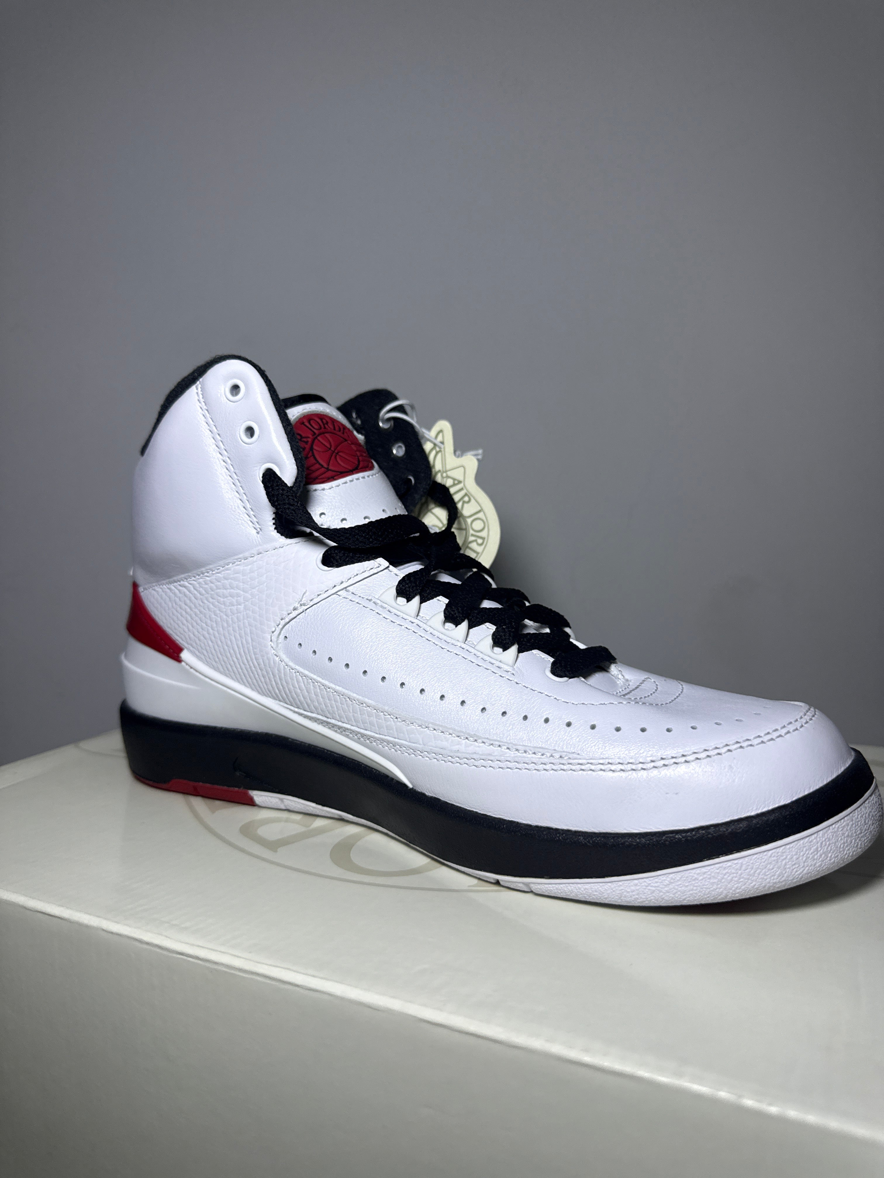 Air Jordan 2 Retro OG Chicago (2022)