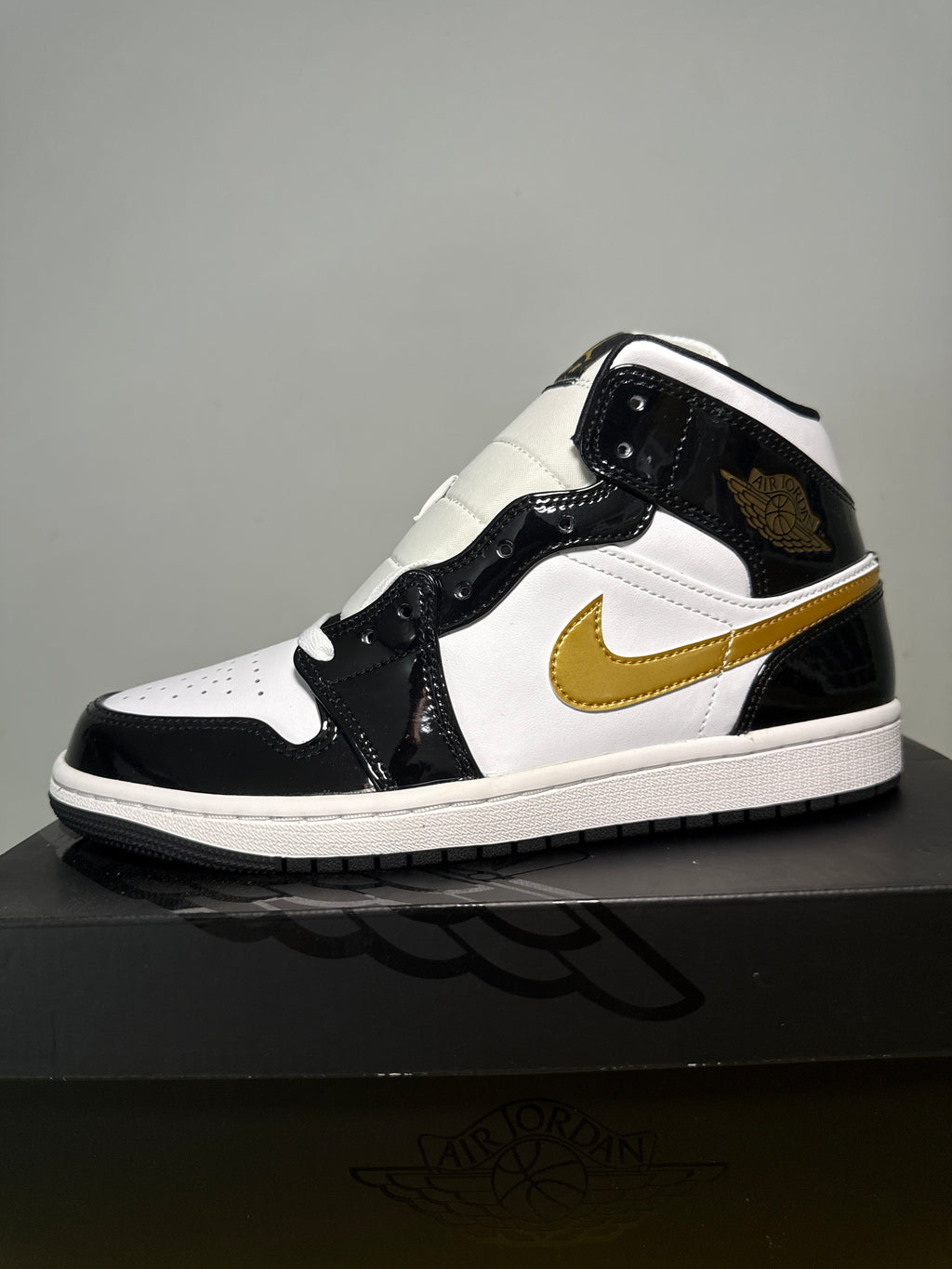 AIR JORDAN MID SE