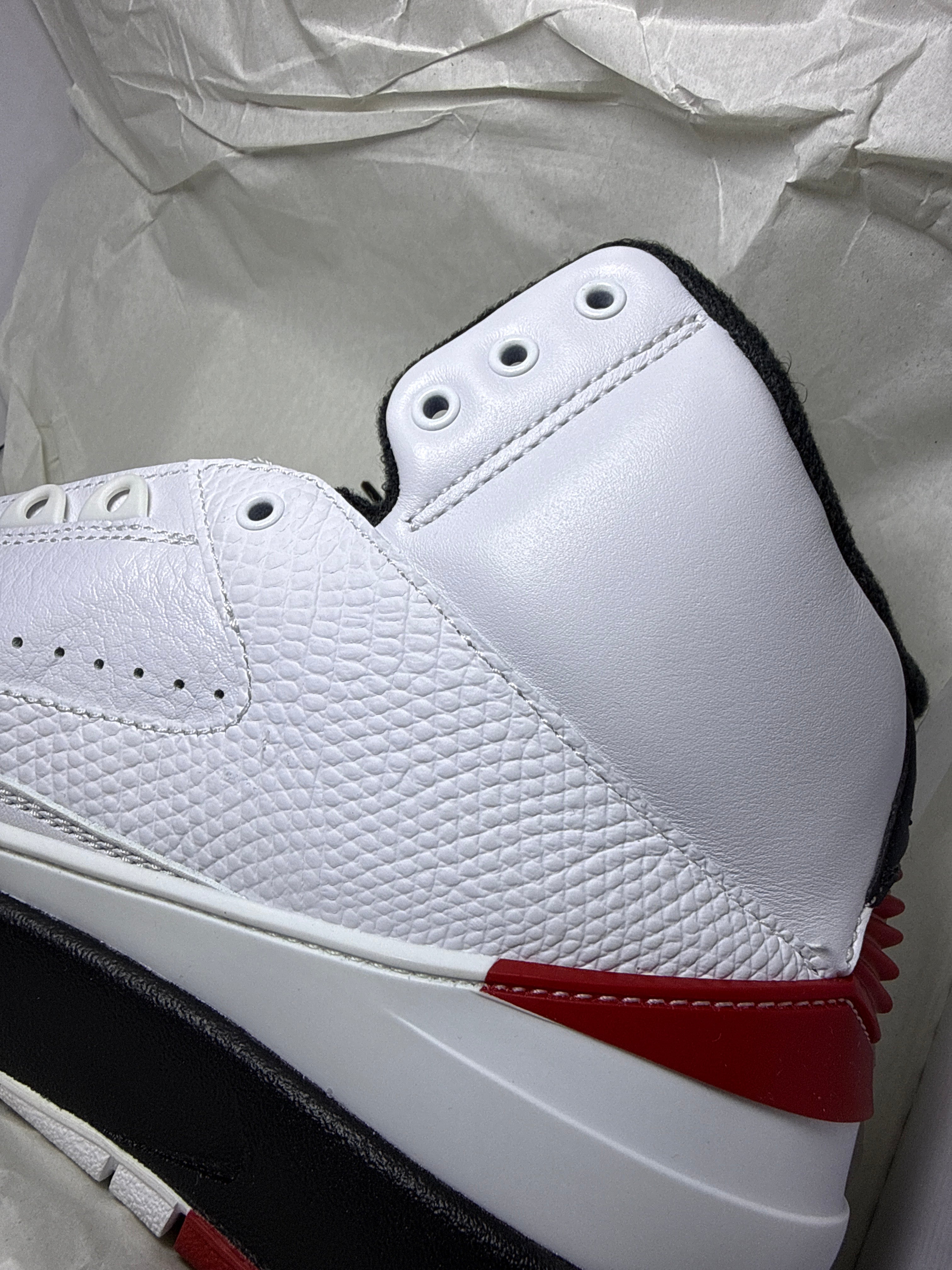 Air Jordan 2 Retro OG Chicago (2022)