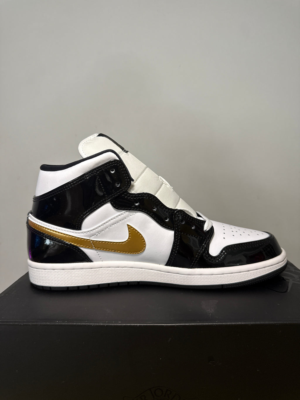 AIR JORDAN MID SE