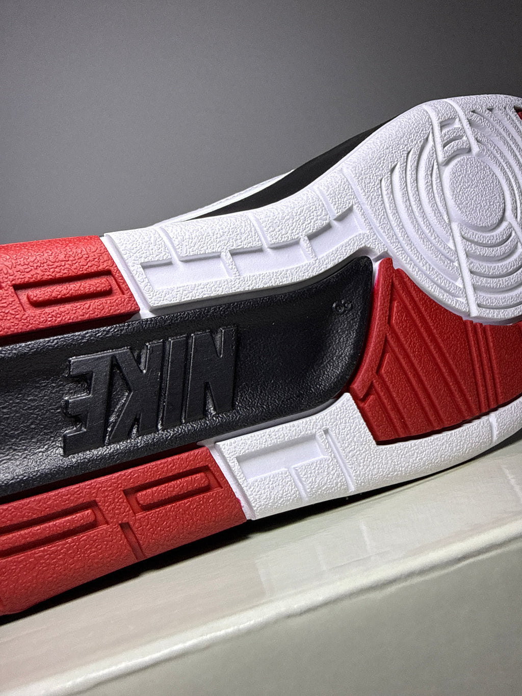 Air Jordan 2 Retro OG Chicago (2022)