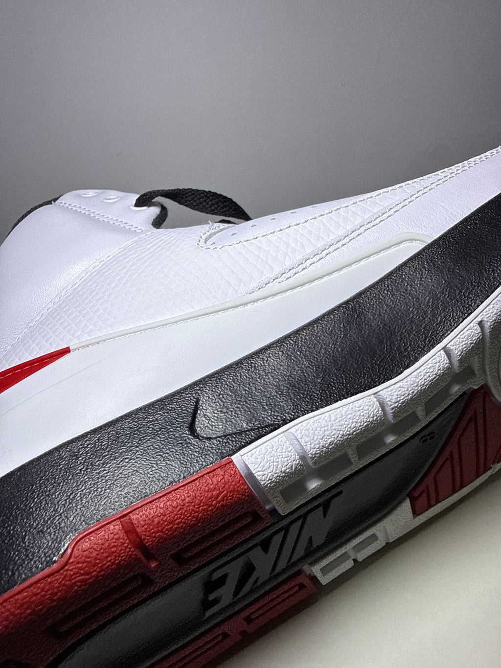 Air Jordan 2 Retro OG Chicago (2022)